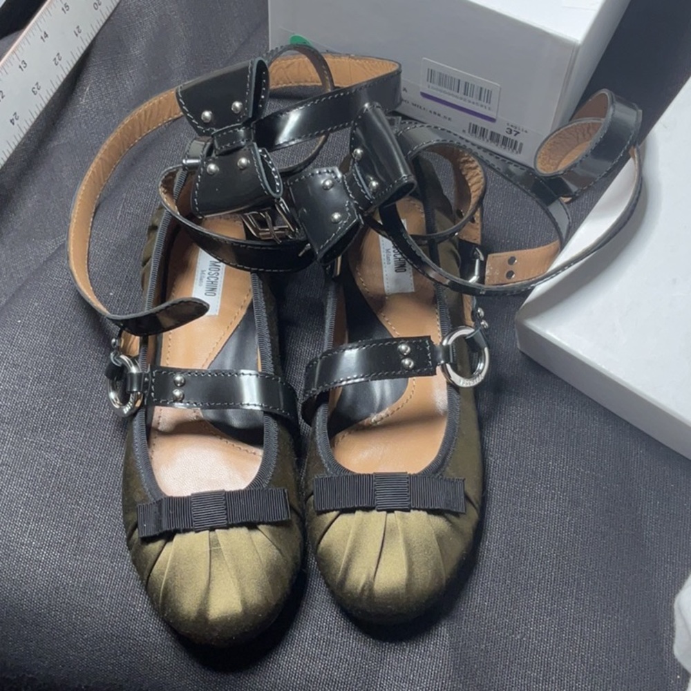 Moschino ballerino flat with wrap around ankle straps in green size 37 IT 7 US